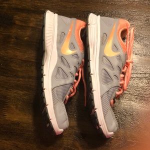 EUC Nike Athletic Shoe - Size 8